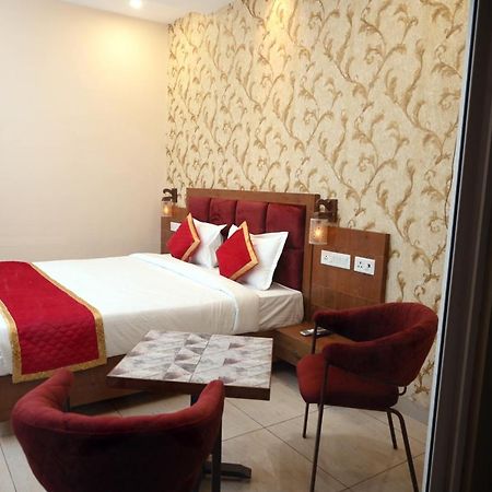 Hotel Singla Residency คางกรา ภายนอก รูปภาพ
