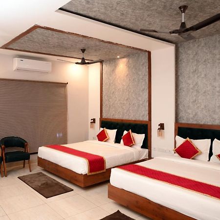 Hotel Singla Residency คางกรา ภายนอก รูปภาพ