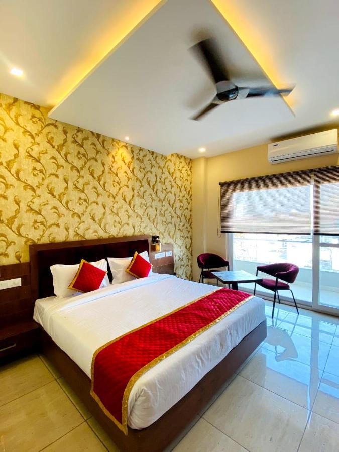 Hotel Singla Residency คางกรา ภายนอก รูปภาพ