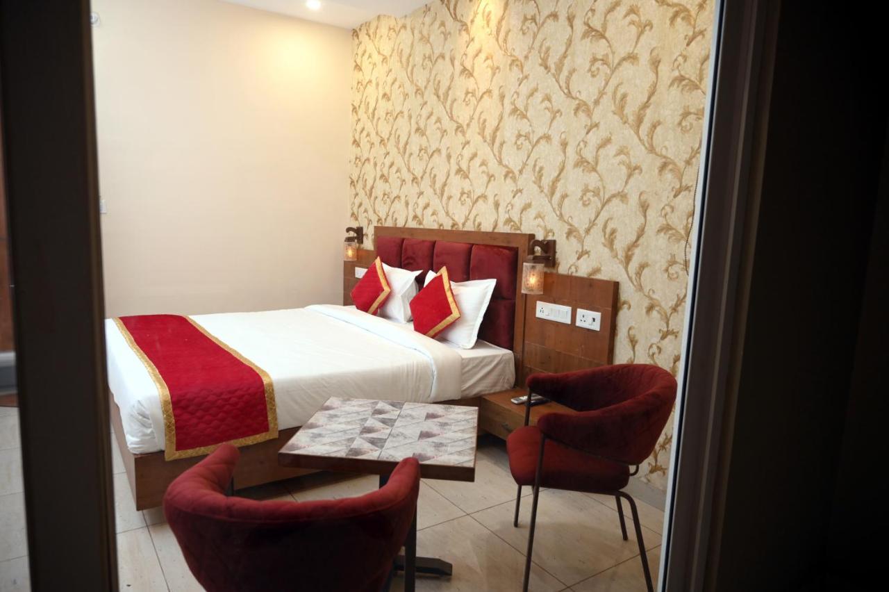 Hotel Singla Residency คางกรา ภายนอก รูปภาพ