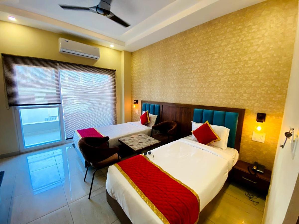 Hotel Singla Residency คางกรา ภายนอก รูปภาพ