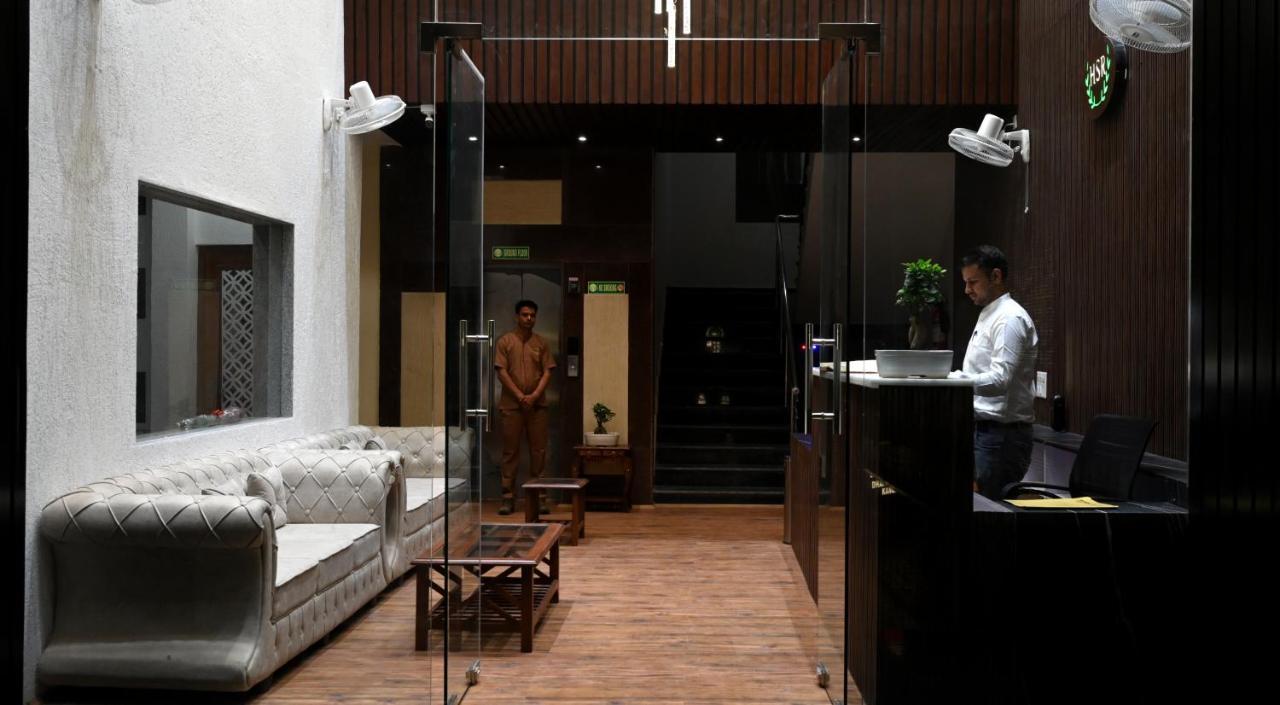 Hotel Singla Residency คางกรา ภายนอก รูปภาพ
